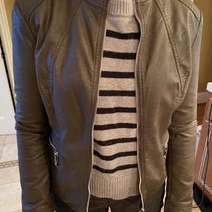 Downtown coalition jacket. Super cute going out jacket. Flattering and warm.